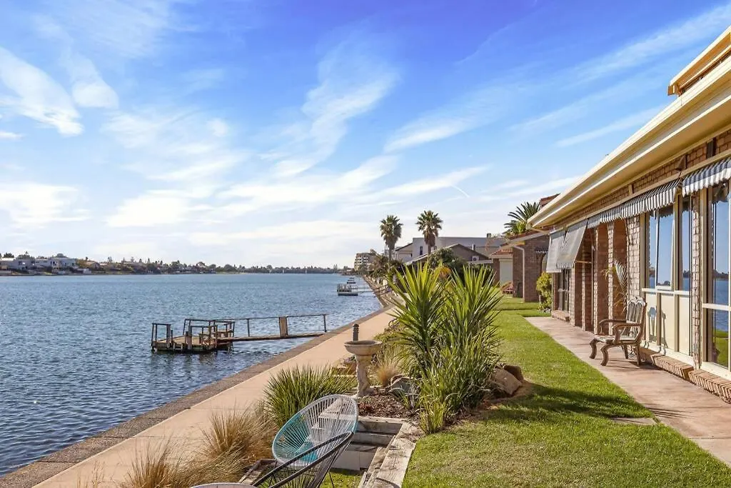 Lakeside Mews Grange